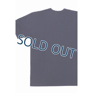 画像2: 「BARNS OUT FITTERS /バーンズアウトフィッターズ」WEST YARDプリントTシャツ【ネイビー】