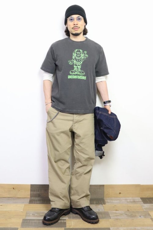 他の写真3: 「BARNS OUT FITTERS /バーンズアウトフィッターズ」UNCOMFORTABLE プリントTシャツ【ブラック】