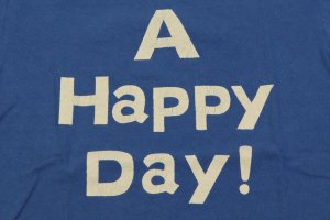 画像: 「UES/ウエス」A HAPPY DAY!プリントTシャツ【ブルー】