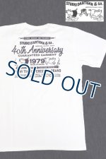 画像: 「STUDIO D'ARTISAN/ステュディオ・ダ・ルチザン」40周年限定プリントＴシャツ【ホワイト】