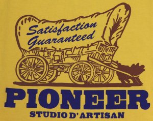 画像: 「STUDIO D'ARTISAN/ステュディオ・ダ・ルチザン」PIONEER　プリントＴシャツ【イエロー】