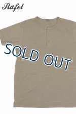 画像: 「Rafel/ラーフル」吊り編み天竺ヘンリーネックTシャツ【オリーブ】