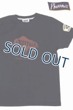 画像: 「Pherrow's/フェローズ」BUFFALOプリント＆ワッペンカスタムTシャツ PTシリーズ【S・ブラック】