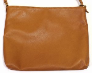 画像: 「Y'2 LEATHER/Y'2レザー」ナチュラルスカーステア サコッシュバッグ【キャメル】
