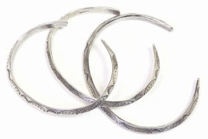 画像: 「DearStock/ディアストック」トライアングルスタンプバングル【2パターン3サイズあり】