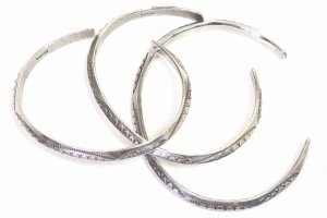 画像: 「DearStock/ディアストック」トライアングルスタンプバングル【2パターン3サイズあり】